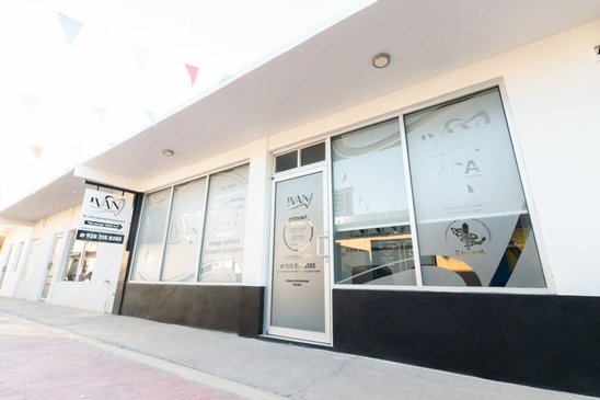 Slider image (2) Ivan Implant Cosmetic Dental